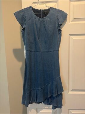 Banana Republic Light Blue Denim Scoop Neck Top